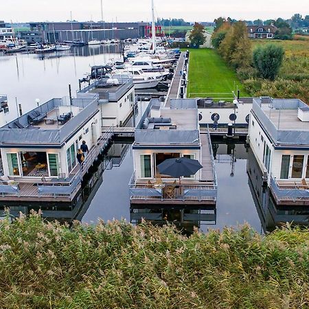 Stunning Ship In Aalsmeer With Harbor View Exterior foto